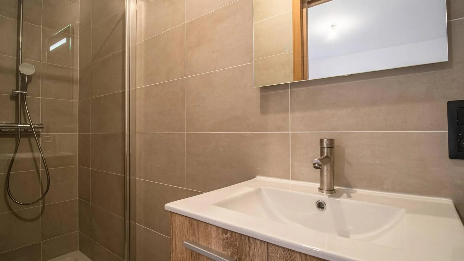 アパート Appartement Cosy 2 Chambres + Coin Montagne, Balcon Ensoleille, Parking, Wifi - Fr-1-638-9 ラ・プラーニュ